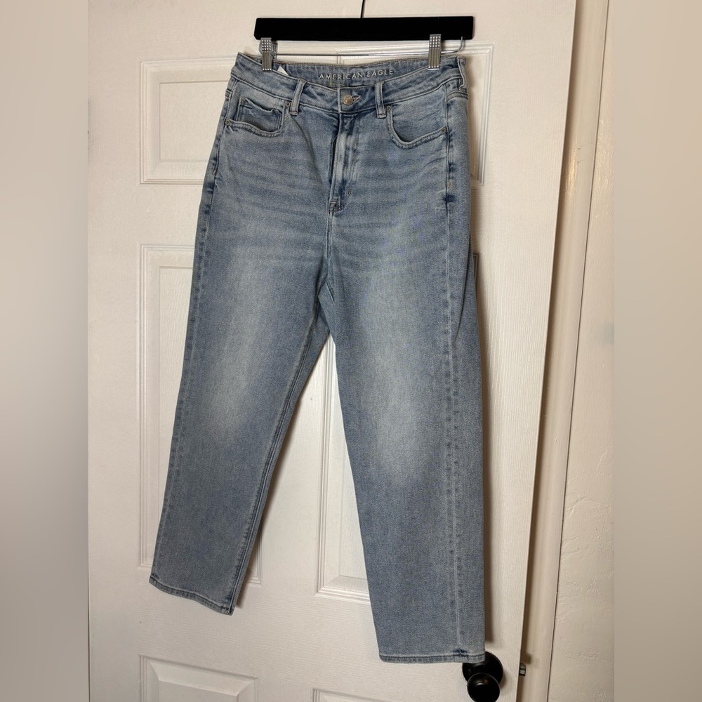 American Eagle Mom Straight Jeans  Blue Hi Rise Stretch AE 8 Short